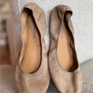 Lucky Brand Taupe Ballet Flats